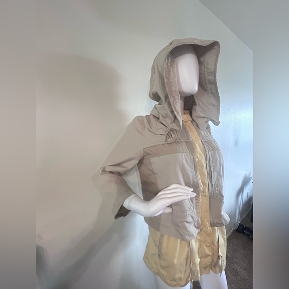 Elie Tahari 2 Piece Jacket - Picture 6 of 11